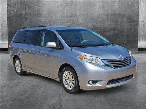 2013 Toyota Sienna XLE