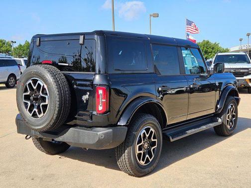Shadow Black 2026 Ford Bronco Outer Banks