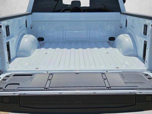 Oxford White 2025 Ford F-150 Lightning Flash