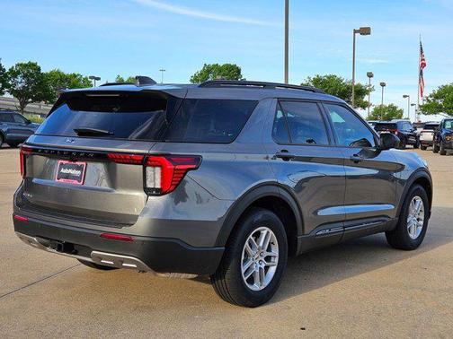 Carbonized Gray Metallic 2026 Ford Explorer Active w/200A Pkg