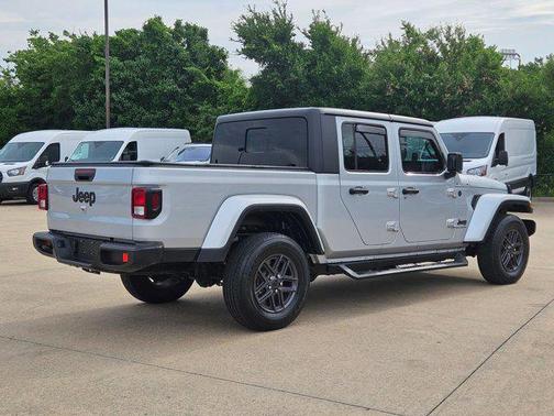 2024 Jeep Gladiator Sport S