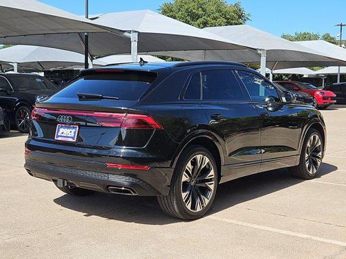 Mythos Black Metallic 2025 Audi Q8 55 Premium Plus