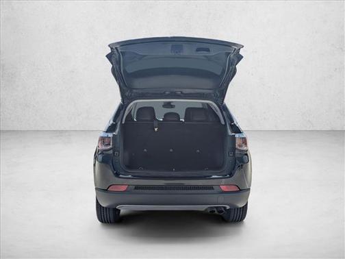Diamond Black Crystal Pearlcoat 2022 Jeep Compass Limited