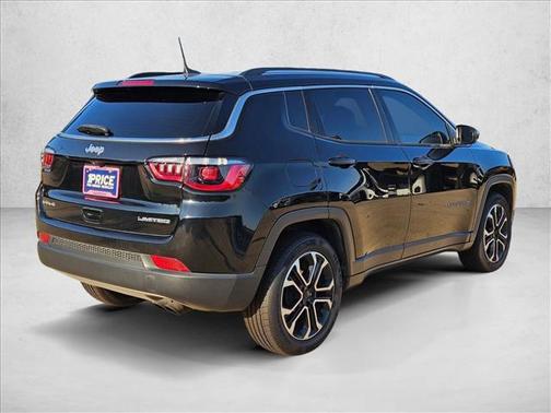 Diamond Black Crystal Pearlcoat 2022 Jeep Compass Limited