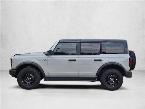 Avalanche Gray 2026 Ford Bronco Outer Banks