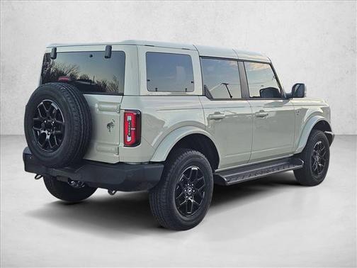 Desert Sand 2025 Ford Bronco Outer Banks