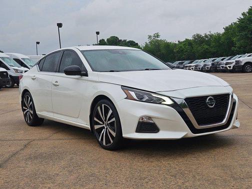 2020 Nissan Altima SR FWD