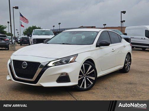 2020 Nissan Altima SR FWD
