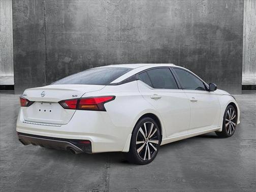 2020 Nissan Altima SR FWD