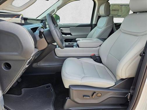 Star White Metallic Tri-Coat 2026 Ford Expedition Max Active 4x2