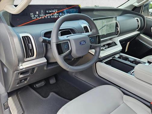 Star White Metallic Tri-Coat 2026 Ford Expedition Max Active 4x2