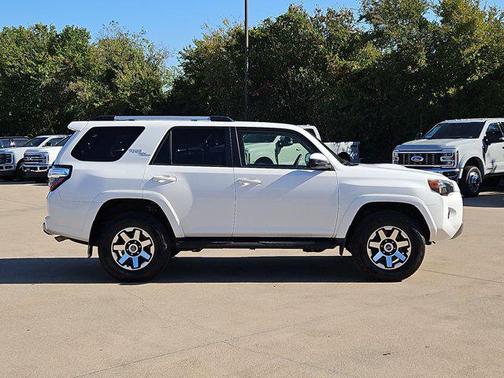 Super White 2018 Toyota 4Runner TRD Off Road