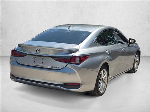 Atomic Silver 2019 Lexus ES 300h Luxury