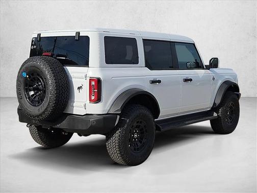 Oxford White 2026 Ford Bronco Outer Banks