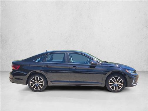 Opal White Pearl 2025 Volkswagen Jetta 1.5T SE