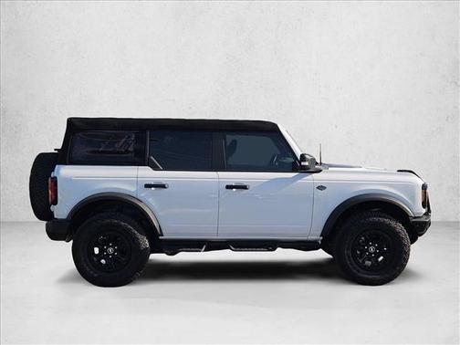 Oxford White 2023 Ford Bronco Wildtrak