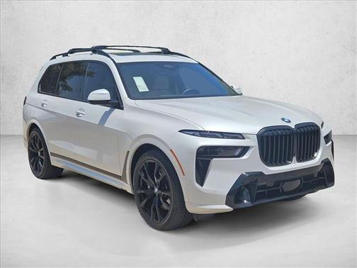 Mineral White Metallic 2026 BMW X7 xDrive40i