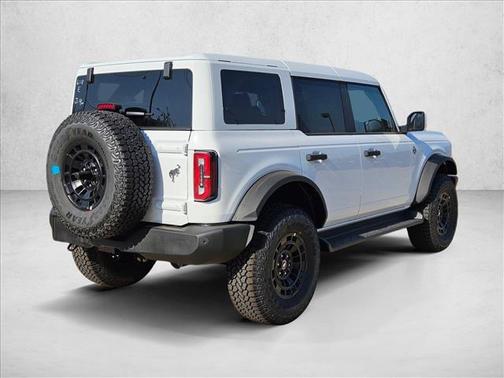 Oxford White 2026 Ford Bronco Outer Banks