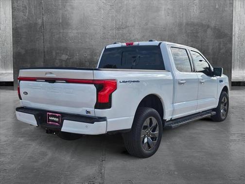 2025 Ford F-150 Lightning LARIAT