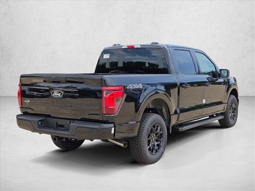 Agate Black Metallic 2026 Ford F-150 XLT
