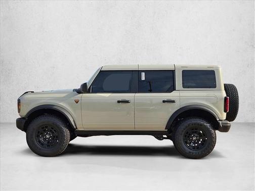Desert Sand 2026 Ford Bronco Badlands