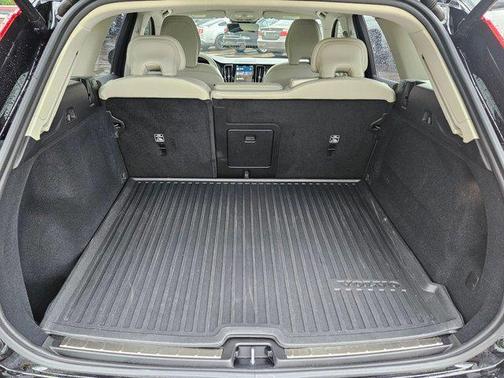 2025 Volvo XC60 Plus