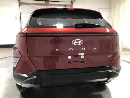 2025 Hyundai KONA SE