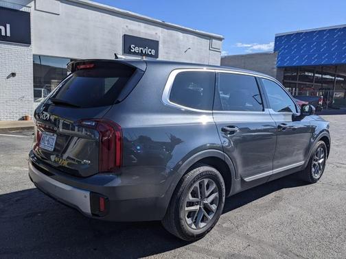 2023 Kia Telluride LX