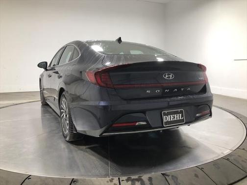 2022 Hyundai SONATA Hybrid SE