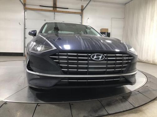 2022 Hyundai SONATA Hybrid SE