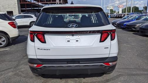 2022 Hyundai TUCSON SE