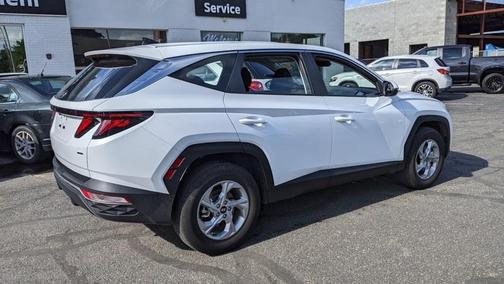 2022 Hyundai TUCSON SE