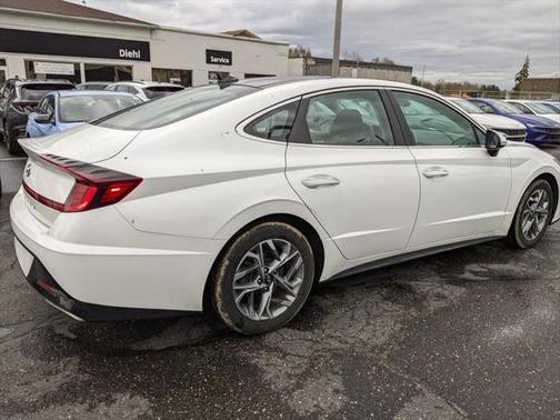 2022 Hyundai SONATA SEL