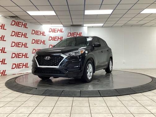 Black 2021 Hyundai TUCSON SE
