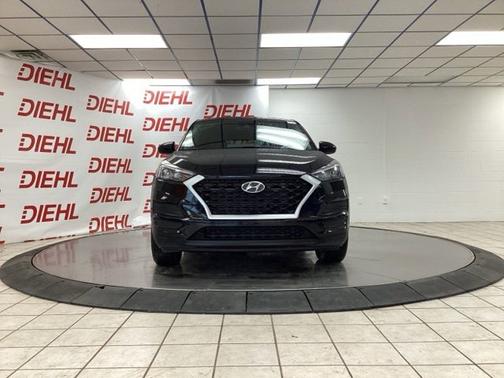 Black 2021 Hyundai TUCSON SE