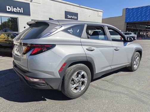 2023 Hyundai TUCSON SE