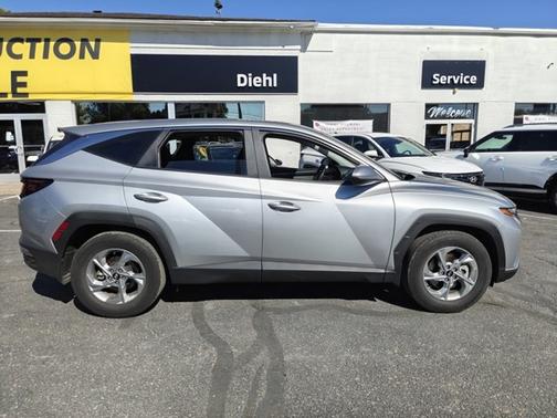 2023 Hyundai TUCSON SE