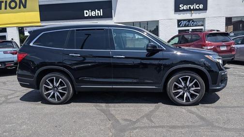 2022 Honda Pilot Touring 8-Passenger