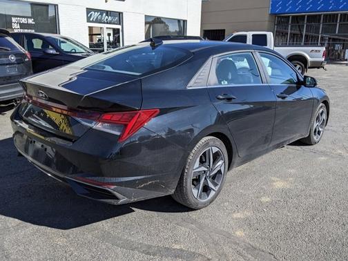 2021 Hyundai ELANTRA SEL