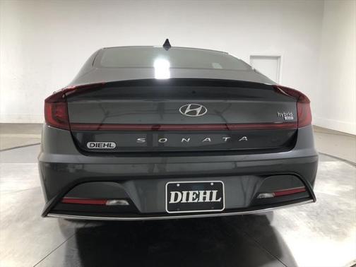 2022 Hyundai SONATA Hybrid Base