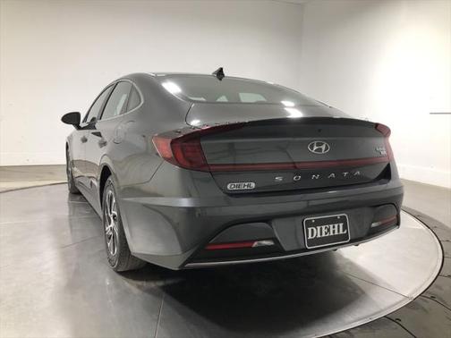 2022 Hyundai SONATA Hybrid Base