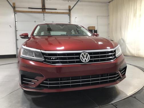 2019 Volkswagen Passat 2.0T R-Line