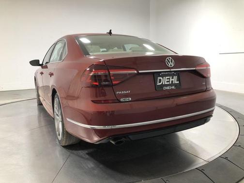 2019 Volkswagen Passat 2.0T R-Line