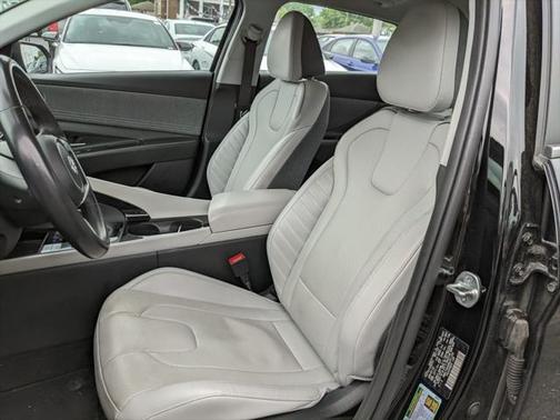 2022 Hyundai ELANTRA Limited