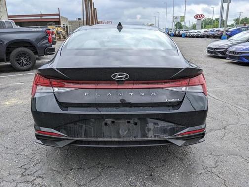 2022 Hyundai ELANTRA Limited