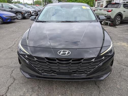 2022 Hyundai ELANTRA Limited