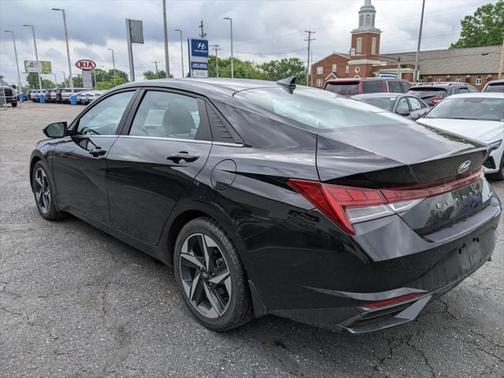 2022 Hyundai ELANTRA Limited