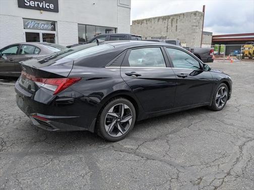 2022 Hyundai ELANTRA Limited