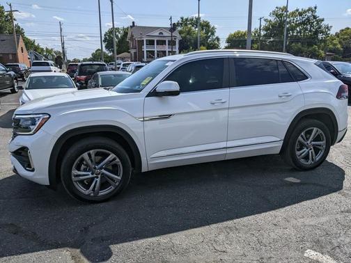 2024 Volkswagen Atlas Cross Sport 2.0T SEL