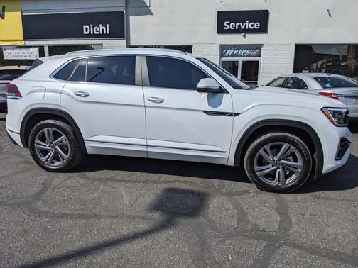 2024 Volkswagen Atlas Cross Sport 2.0T SEL